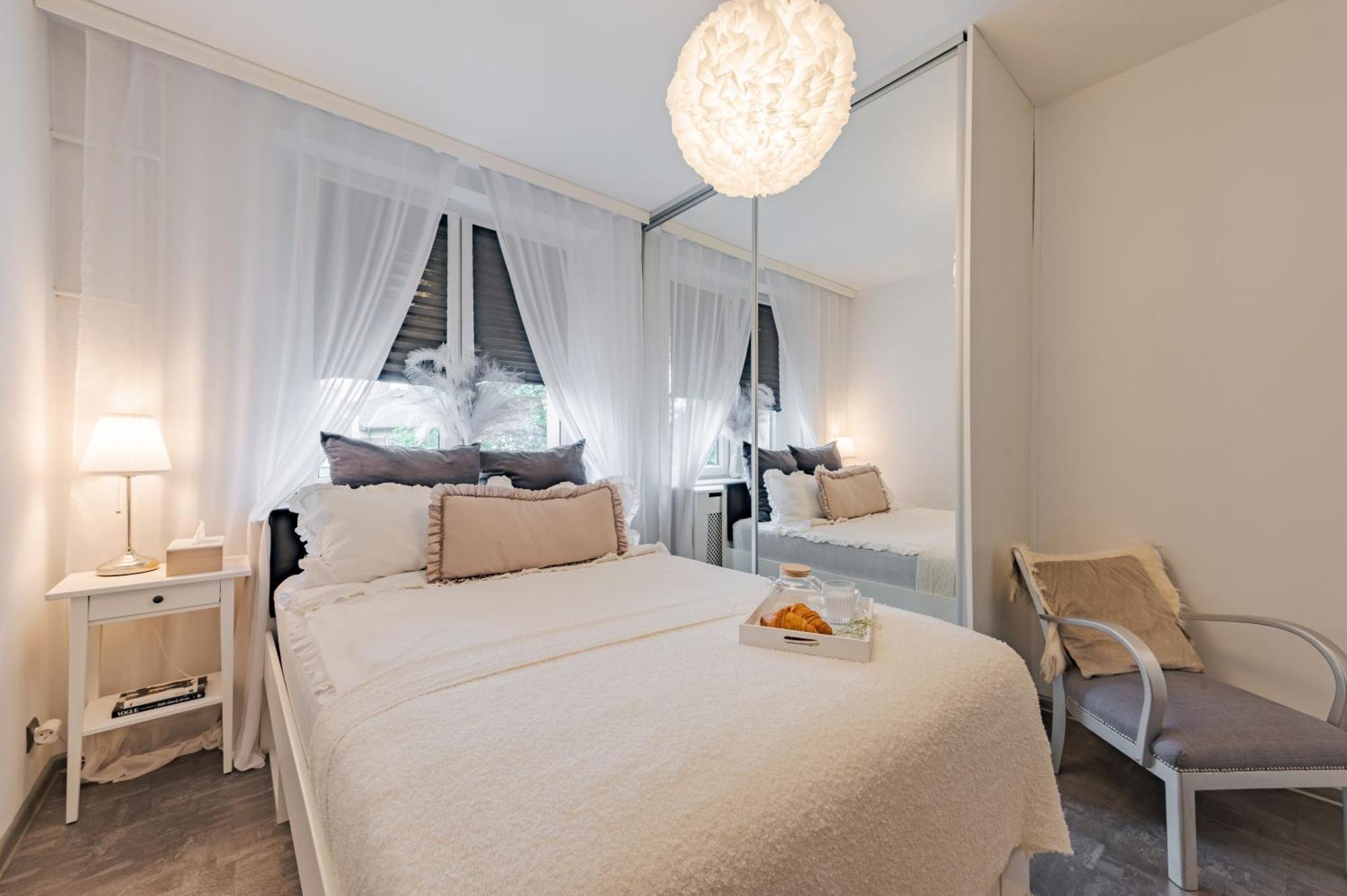 Daisy'S Secret Apartment Pszczyna Ngoại thất bức ảnh